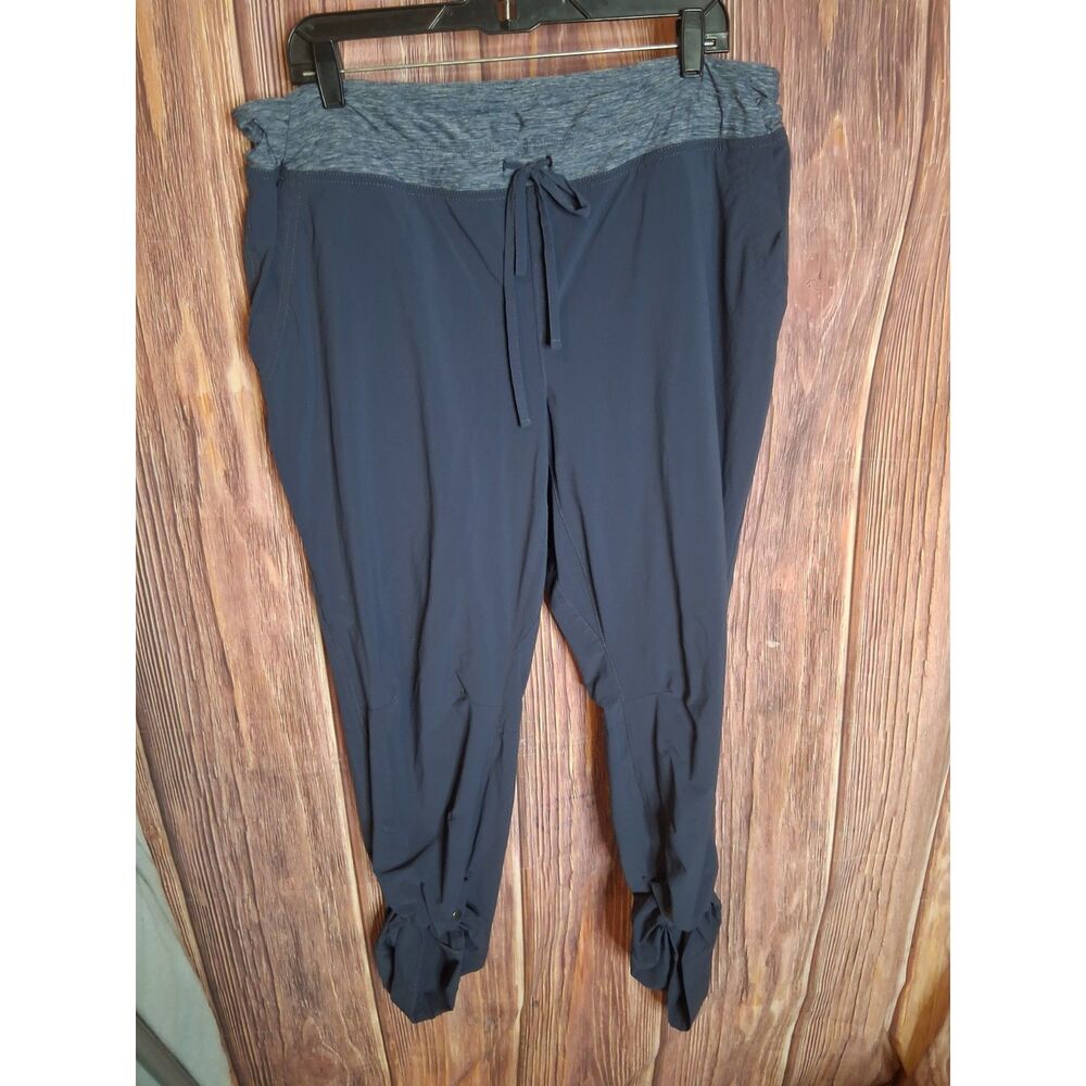 Duluth navy stretch waist athletic pants or capri size 18x33